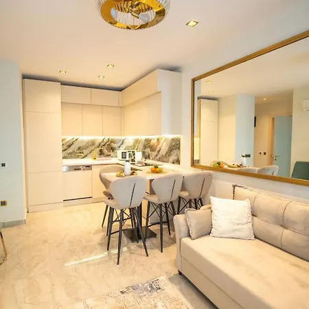 Apartment In 100m To The Sea *