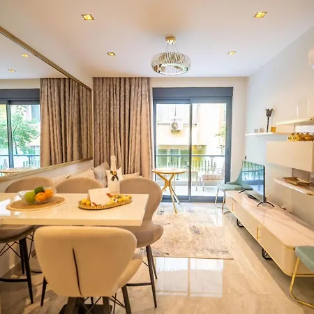 Apartment In 100m To The Sea *